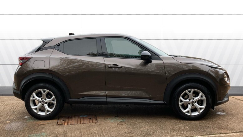 Nissan Juke 1.0 DiG-T 114 N-Connecta 5dr DCT Petrol Hatchback